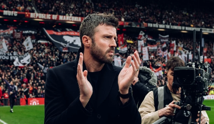 Carrick Minta MU Tak Gegabah Tunjuk Manajer Permanen, Fokus Stabilitas hingga Musim Berakhir