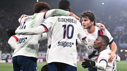 Drama 10 Pemain, PSG Menang di Menit Akhir dan Rebut Lagi Puncak Klasemen