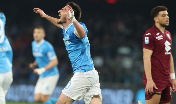 Napoli Tetap Perkasa di Kandang: Tundukkan Torino 2-1, Dekatkan Diri ke Milan dan Jaga Rekor Tak Terkalahkan
